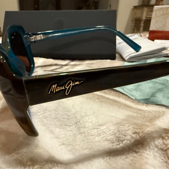Maui Jim Orchid Sunglasses - Picture 3 of 11